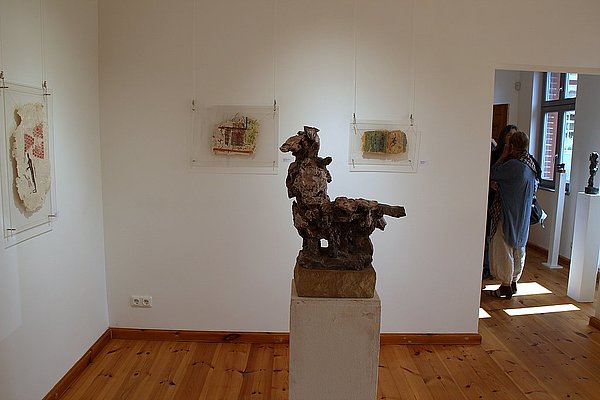 Kunsthaus Koldenhof, Ausstellungserö!nung von Annelise Hoge, Malerei und Sylvia Hagen, Bildhauerei
