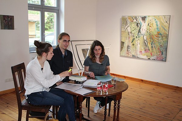 Abiturienten lesen im Kunsthaus Koldenhof