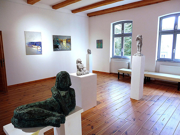 Ausstellung: Gertraud Wendlandt, Skulptur und Kedron Barrett, Malerei