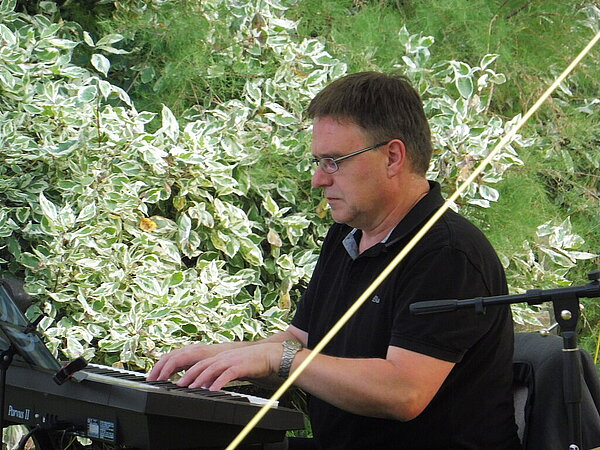 musikalische Lesung Friedhelm Mäker: Lyrik Erdmann-Michael Haerter: E-Piano